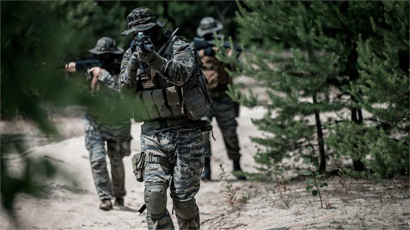 What is the preferred rifle for the US military?